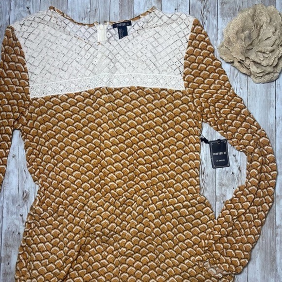 Forever 21 Mustard Yellow Scale Pattern Lace Long Sleeve Romper Size Large - Picture 2 of 7